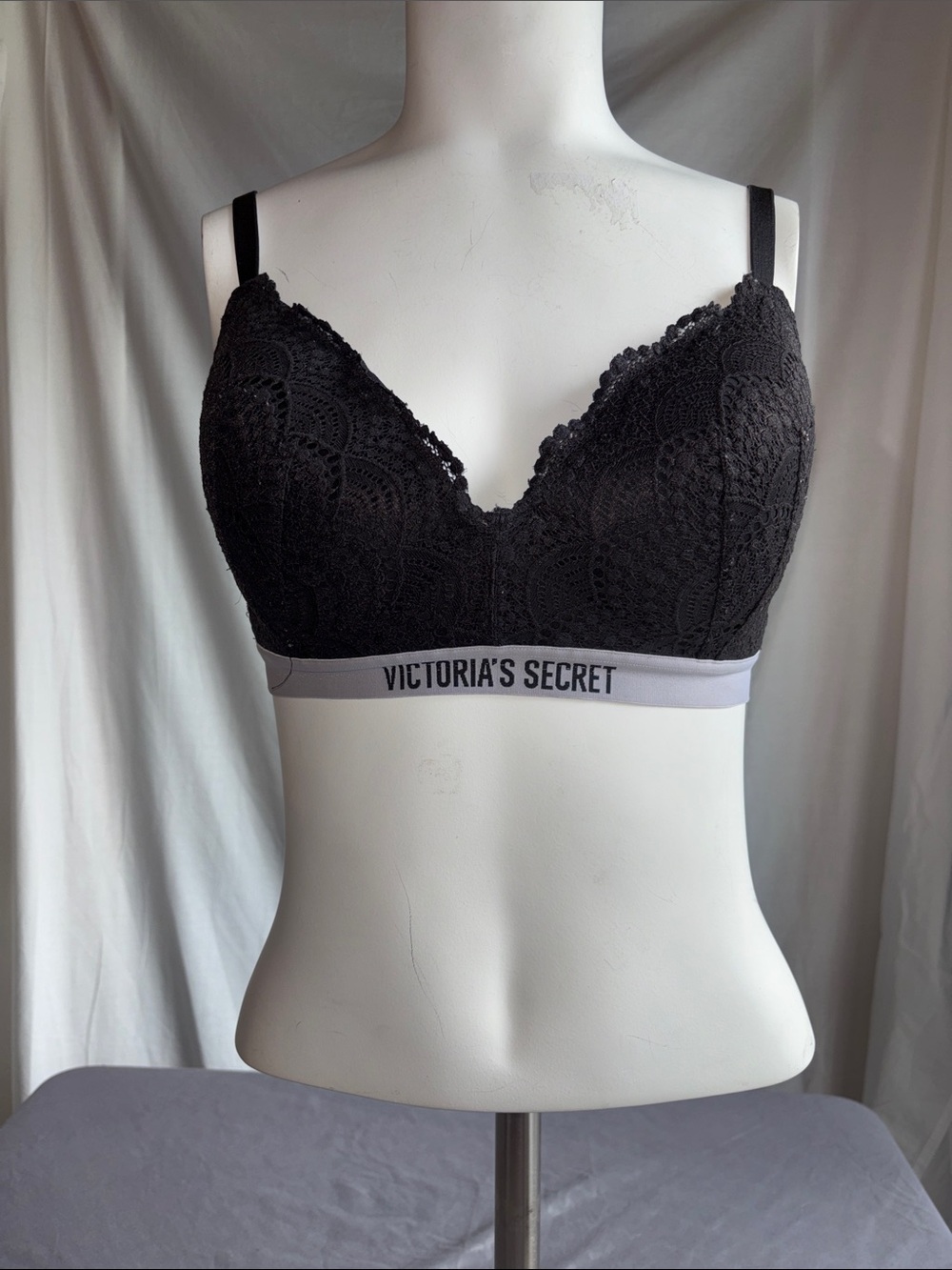 Victoria's Secret Black Lace bra